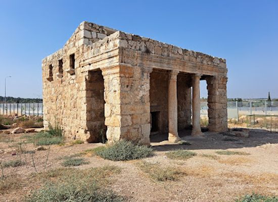 israel/central-district/attraction/mazor-mausoleum