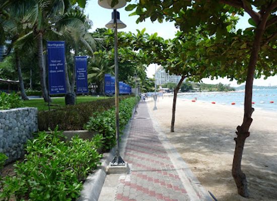 thailand/pattaya/attraction/wong-amat-beach