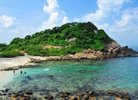 sri-lanka/trincomalee/attraction/shymi-pigeon-island-dolphin-and-whale-watching