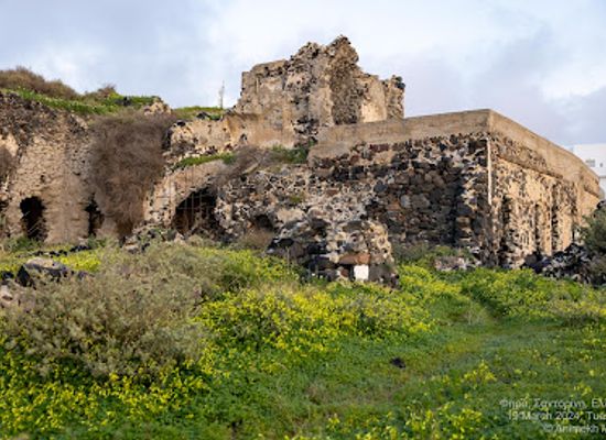 greece/santorini/fira/attraction/petite-ruine