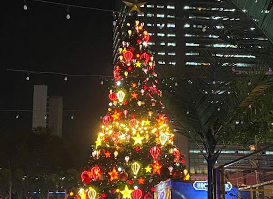 philippines/national-capital-region-ncr/attraction/greenfield-christmas-tree