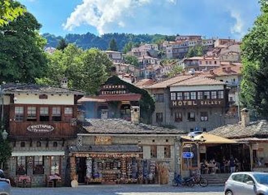 greece/meteora/attraction/metsovo-square