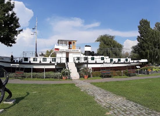 hungary/somogy/attraction/balaton-csavargozos-muemlekhajo