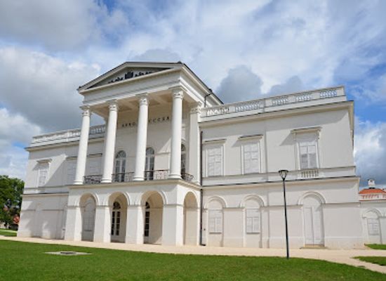 hungary/central-transdanubia/attraction/sandor-metternich-castle