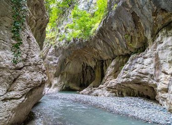 albania/berat/attraction/kanioni-i-holtes