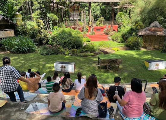 philippines/davao-region/attraction/malagos-bird-show