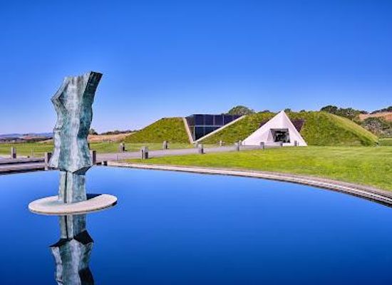 california/wine-country/attraction/artesa-vineyards-winery