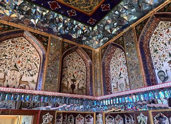azerbaijan/mingachevir/attraction/winter-palace-house-of-sheki-khan-s