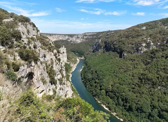 france/rhone-alpes/attraction/grotte-de-la-madeleine