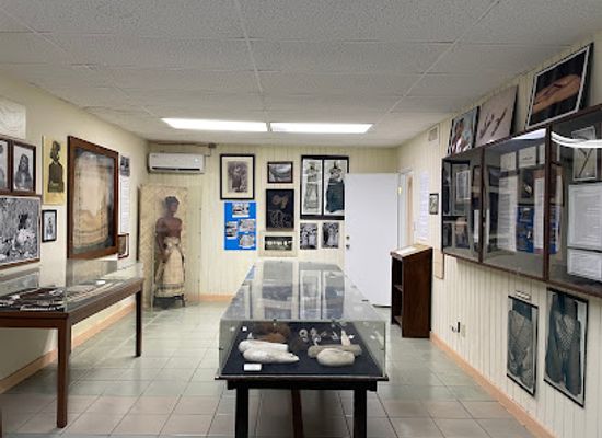 marshall-islands/lib-island/attraction/alele-museum-and-public-library