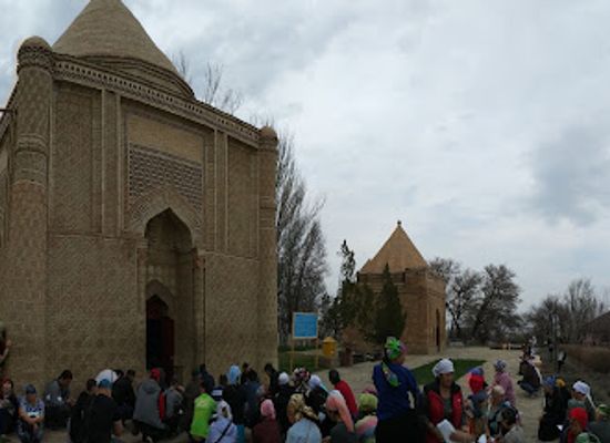 kazakhstan/southern-kazakhstan/attraction/aisha-bibi-mausoleum