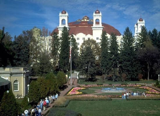 indiana/southern-indiana/attraction/indiana-landmarks-tours-west-baden-springs-hotel