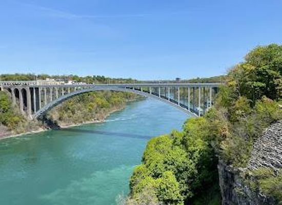 canada/niagara-falls/attraction/rainbow-international-bridge