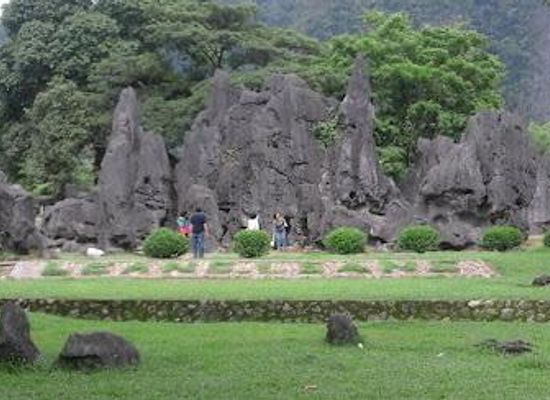 indonesia/makassar/attraction/leang-leang-archaeological-park