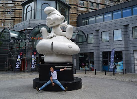 belgium/duchy-of-brabant/attraction/smurf-statue