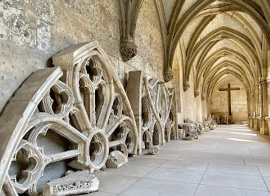 france/tours/attraction/cloitre-de-la-psalette