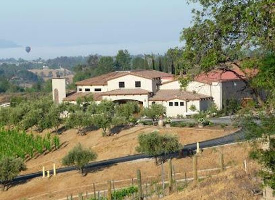 california/south-coast/attraction/cougar-vineyard-and-winery