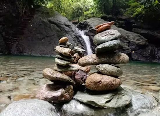 philippines/bicol-region/attraction/bilog-falls