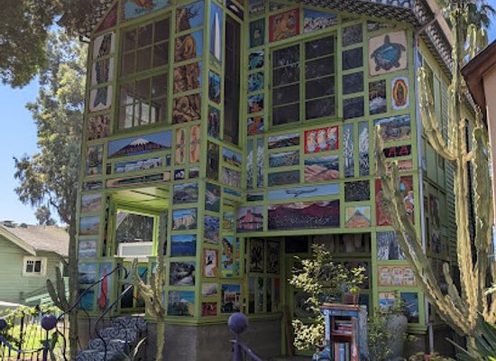 california/santa-barbara/funk-zone/attraction/vera-cruz-house-with-murals
