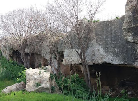 cyprus/paphos-district/attraction/fabrika-hill-cave-complex-megalithic-site
