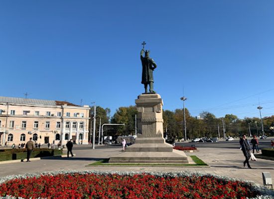 moldova/chisinau/centru/attraction/stephen-the-great-monument