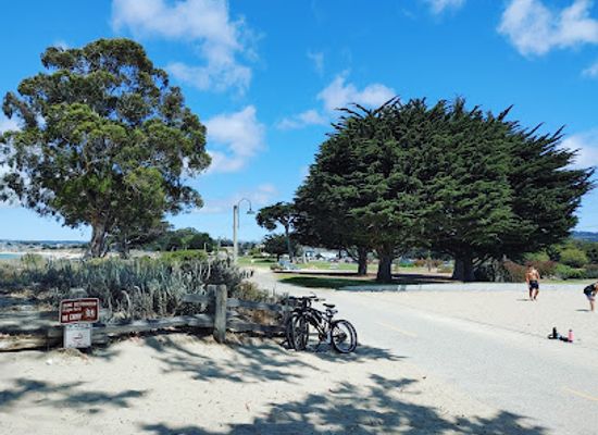 california/monterey/attraction/window-on-the-bay