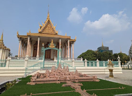 cambodia/phnom-penh/daun-penh/attraction/silver-pagoda