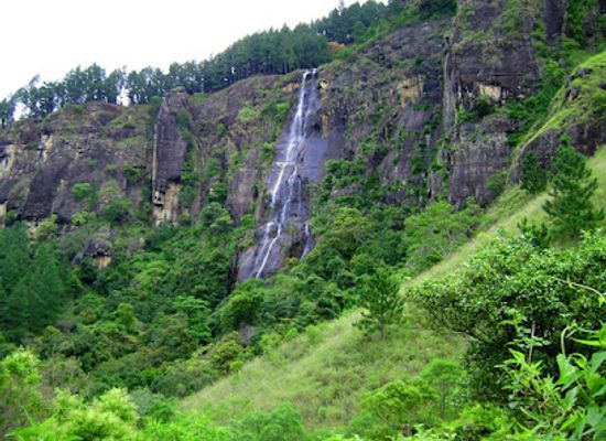 sri-lanka/badulla-district/attraction/bambarakanda-falls