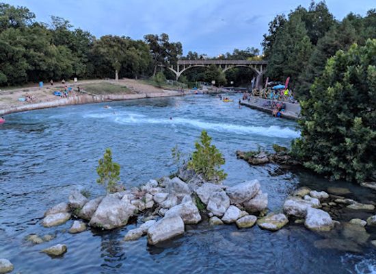texas/new-braunfels/attraction/hinman-island-park