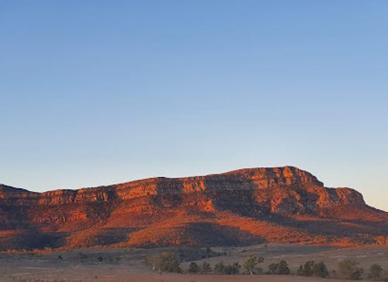 australia/flinders-ranges/attraction/station-hill-lookout