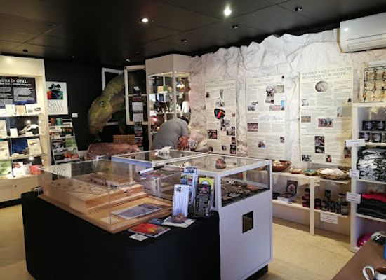 australia/western-new-south-wales/attraction/australian-opal-centre