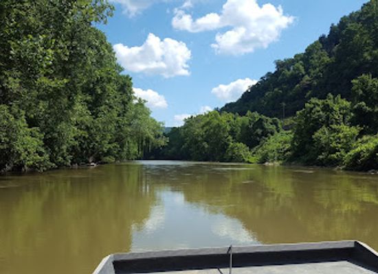 west-virginia/hatfield-mccoy-mountains/attraction/hatfield-mccoy-airboat-tours