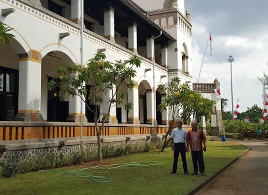 indonesia/semarang/attraction/tugu-muda-semarang