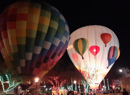 arizona/phoenix/glendale/attraction/glendale-glitters