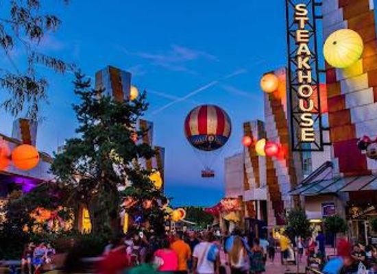 france/ile-de-france/attraction/disney-village
