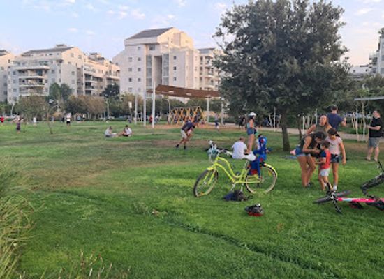 israel/kfar-saba/attraction/park-kfar-saba-hayaruka-es-il-tal