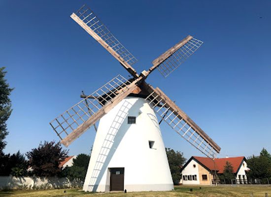 hungary/szeged/attraction/dorozsmai-szelmalom-szeged-kiskundorozsma