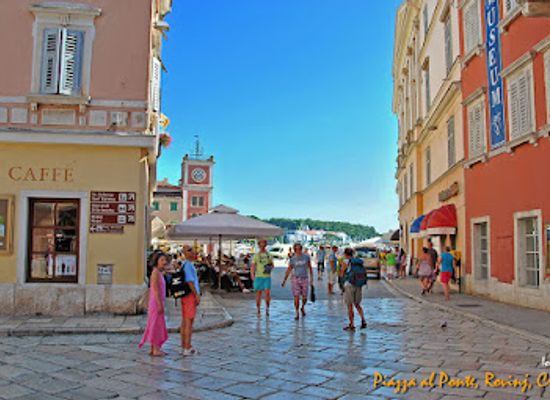 croatia/rovinj/attraction/piazza-al-ponte