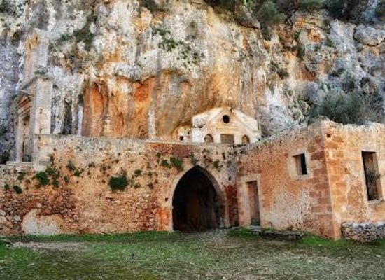 greece/chania/attraction/monastery-katholiko
