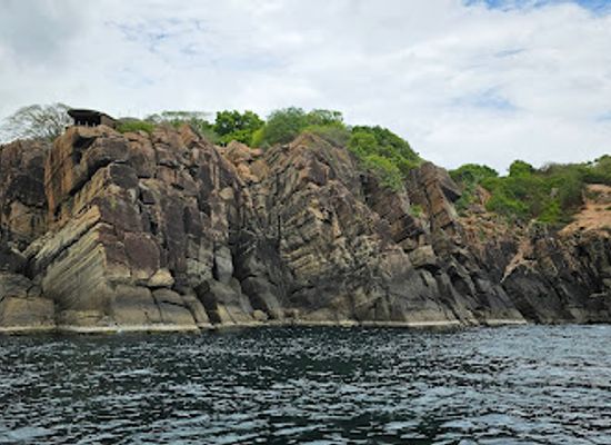 sri-lanka/trincomalee-district/attraction/dolphin-watching-site