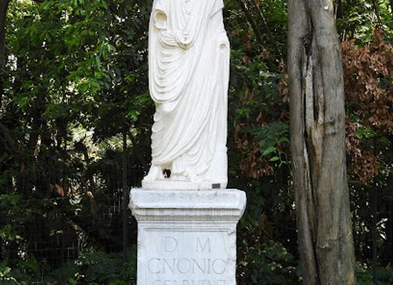 italy/rome/colosseo/attraction/statua-dell-antica-roma