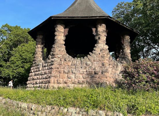 pennsylvania/reading/attraction/witches-hat