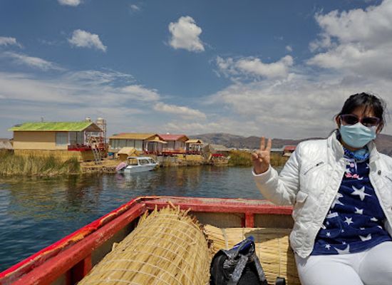 bolivia/lake-titicaca/attraction/complejo-turistico-flotante-uros-titicaca-kurmi-lago-titicaca-peru
