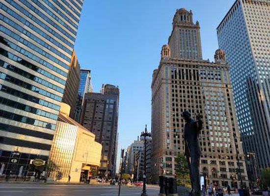 illinois/chicago/attraction/thirty-five-e-wacker