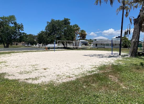 florida/sarasota-beaches/attraction/pinecraft-park