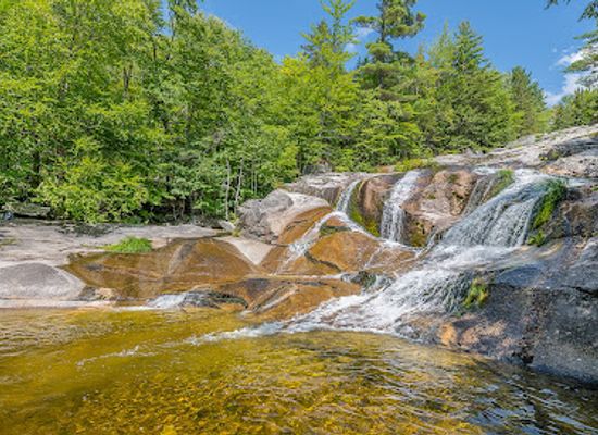 maine/sugarloaf-mountain/attraction/step-falls-preserve-mahoosuc-land-trust
