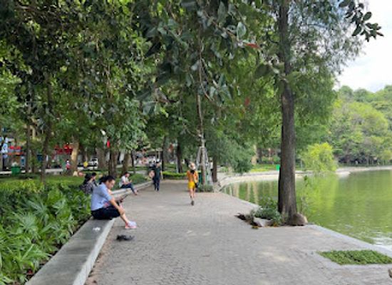 vietnam/hanoi/ba-dinh-district/attraction/hanoi-train-street