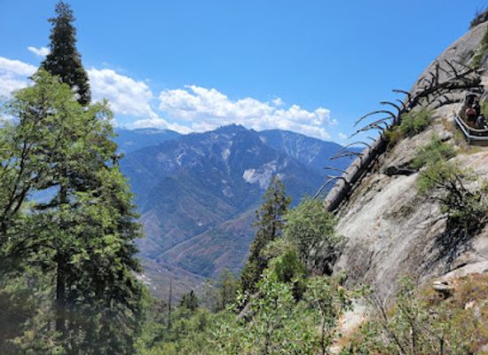 california/sierra-nevada/attraction/moro-rock-trail