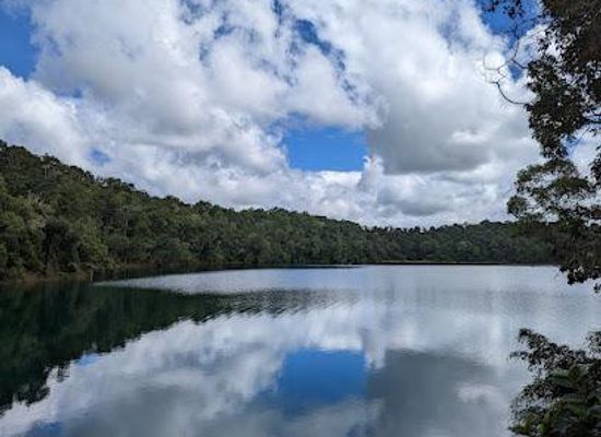 australia/cairns/attraction/lake-eacham
