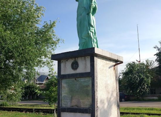 romania/prahova/attraction/statuia-libertatii-prima-replica